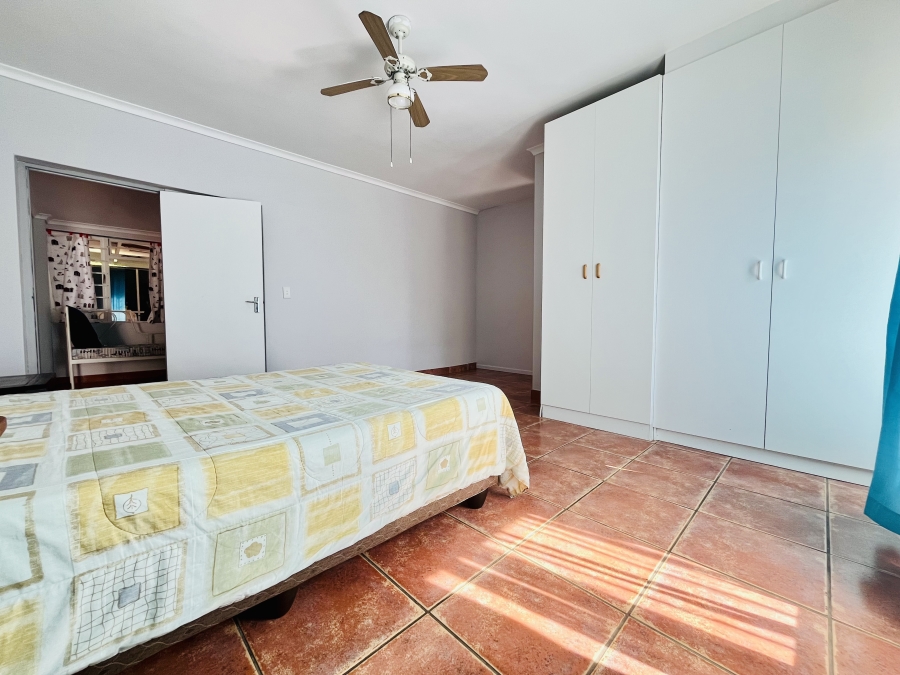 4 Bedroom Property for Sale in Sandbaai Western Cape